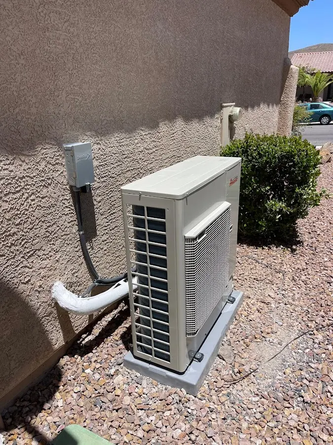 Residential air conditioning condenser unit in Economy